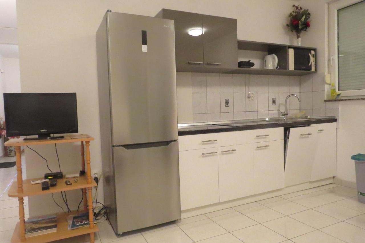 Modra Kuca Lägenhet Mandre Exteriör bild